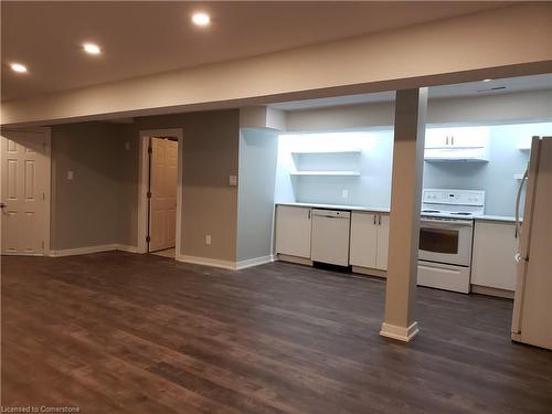 23 Bonnylyn Drive, Kitchener, ON - Indoor Photo Showing Kitchen