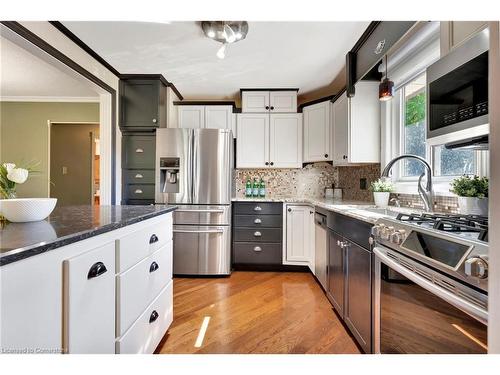 1259 Swan Street, Ayr, ON - Indoor Photo Showing Kitchen With Upgraded Kitchen