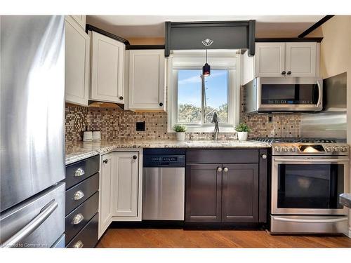 1259 Swan Street, Ayr, ON - Indoor Photo Showing Kitchen With Upgraded Kitchen