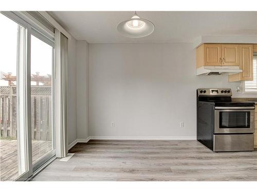 656 New Hampshire Street, Waterloo, ON - Indoor Photo Showing Kitchen