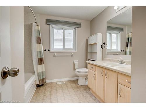 656 New Hampshire Street, Waterloo, ON - Indoor Photo Showing Bathroom