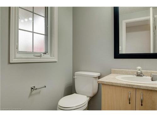 656 New Hampshire Street, Waterloo, ON - Indoor Photo Showing Bathroom