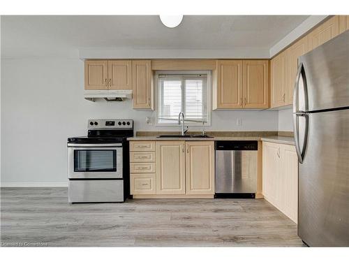 656 New Hampshire Street, Waterloo, ON - Indoor Photo Showing Kitchen