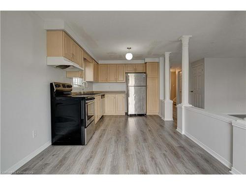 656 New Hampshire Street, Waterloo, ON - Indoor Photo Showing Kitchen