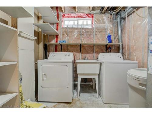 656 New Hampshire Street, Waterloo, ON - Indoor Photo Showing Laundry Room