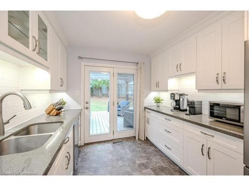 537 Drummerhill Crescent, Waterloo, ON - Indoor Photo Showing Kitchen With Double Sink