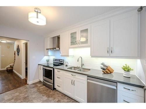 537 Drummerhill Crescent, Waterloo, ON - Indoor Photo Showing Kitchen With Double Sink