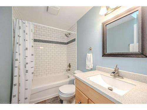 537 Drummerhill Crescent, Waterloo, ON - Indoor Photo Showing Bathroom