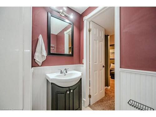 537 Drummerhill Crescent, Waterloo, ON - Indoor Photo Showing Bathroom