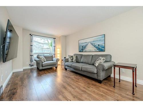 537 Drummerhill Crescent, Waterloo, ON - Indoor Photo Showing Living Room