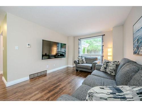 537 Drummerhill Crescent, Waterloo, ON - Indoor Photo Showing Living Room