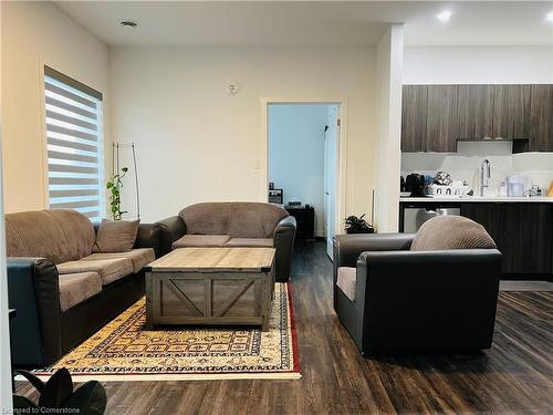 204-408 Dundas Street S, Cambridge, ON - Indoor Photo Showing Living Room