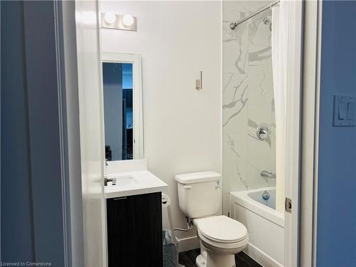 204-408 Dundas Street S, Cambridge, ON - Indoor Photo Showing Bathroom