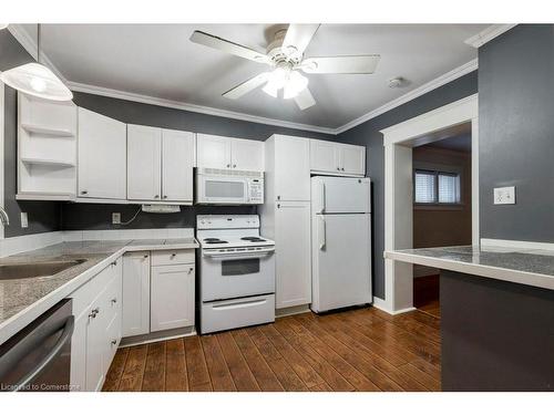 107 Wellington Street N, Kitchener, ON - Indoor Photo Showing Kitchen