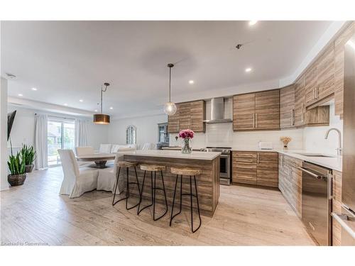 108-249 Grey Silo Road, Waterloo, ON - Indoor Photo Showing Kitchen With Upgraded Kitchen