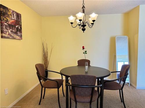 608-265 Westcourt Place, Waterloo, ON - Indoor Photo Showing Dining Room