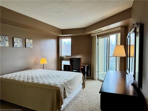 608-265 Westcourt Place, Waterloo, ON - Indoor Photo Showing Bedroom