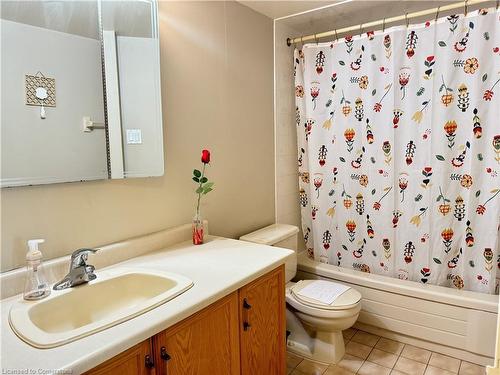 608-265 Westcourt Place, Waterloo, ON - Indoor Photo Showing Bathroom