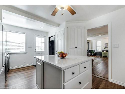 270 Queen Street E, Cambridge, ON - Indoor Photo Showing Kitchen