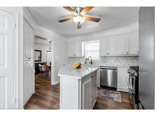 270 Queen Street E, Cambridge, ON - Indoor Photo Showing Kitchen With Upgraded Kitchen