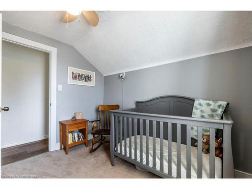 270 Queen Street E, Cambridge, ON - Indoor Photo Showing Bedroom