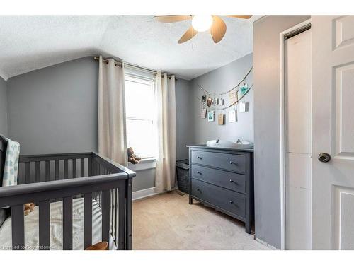 270 Queen Street E, Cambridge, ON - Indoor Photo Showing Bedroom