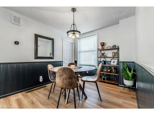 270 Queen Street E, Cambridge, ON - Indoor Photo Showing Dining Room