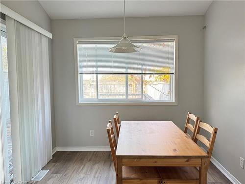 388 Laurel Gate Drive, Waterloo, ON - Indoor Photo Showing Dining Room