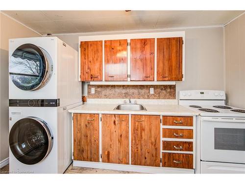 228 Nile Street, Stratford, ON - Indoor Photo Showing Laundry Room