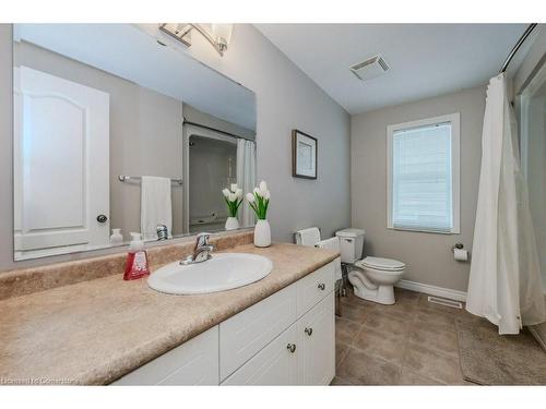 23 Upper Mercer Street, Kitchener, ON - Indoor Photo Showing Bathroom