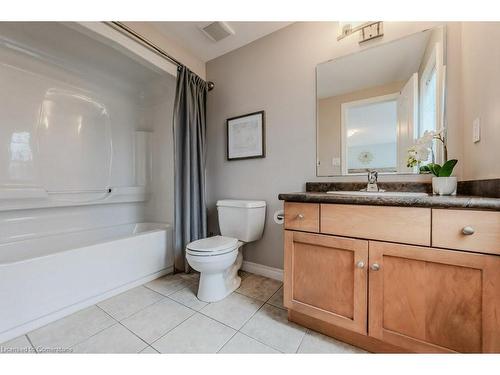 23 Upper Mercer Street, Kitchener, ON - Indoor Photo Showing Bathroom