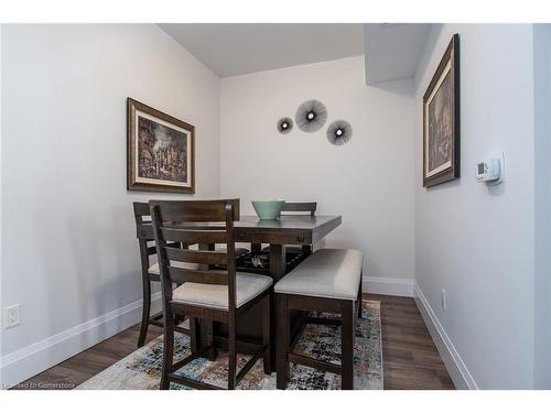 1601-60 Charles Street W, Kitchener, ON - Indoor Photo Showing Dining Room