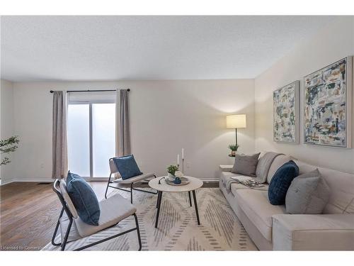 3-217 Martinet Avenue, London, ON - Indoor Photo Showing Living Room