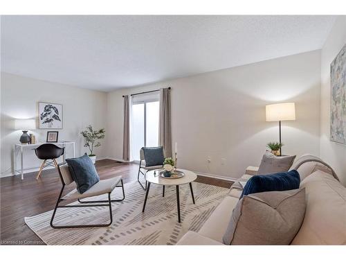 3-217 Martinet Avenue, London, ON - Indoor Photo Showing Living Room