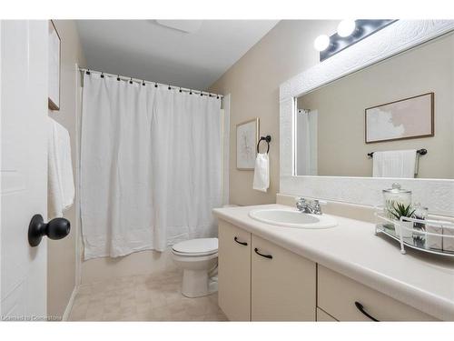 3-217 Martinet Avenue, London, ON - Indoor Photo Showing Bathroom