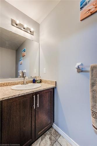 106-135 Hardcastle Drive, Cambridge, ON - Indoor Photo Showing Bathroom