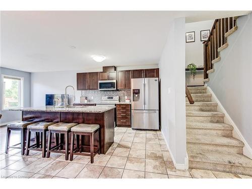 106-135 Hardcastle Drive, Cambridge, ON - Indoor Photo Showing Kitchen