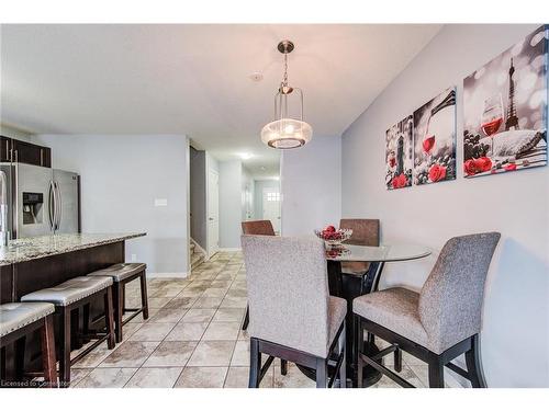 106-135 Hardcastle Drive, Cambridge, ON - Indoor Photo Showing Dining Room