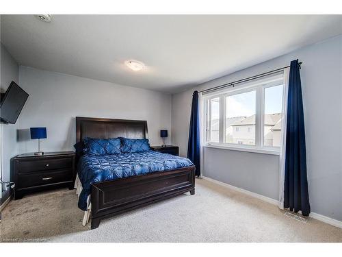 106-135 Hardcastle Drive, Cambridge, ON - Indoor Photo Showing Bedroom