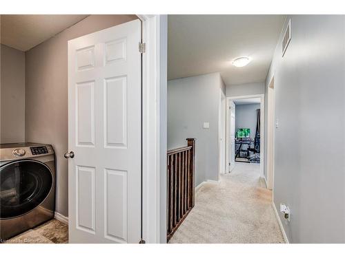 106-135 Hardcastle Drive, Cambridge, ON - Indoor Photo Showing Laundry Room