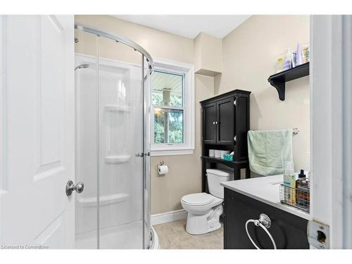 8 Campbell Street, Brantford, ON - Indoor Photo Showing Bathroom