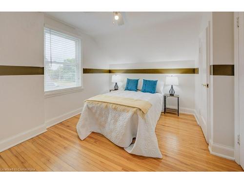 142 Spadina Road W, Kitchener, ON - Indoor Photo Showing Bedroom