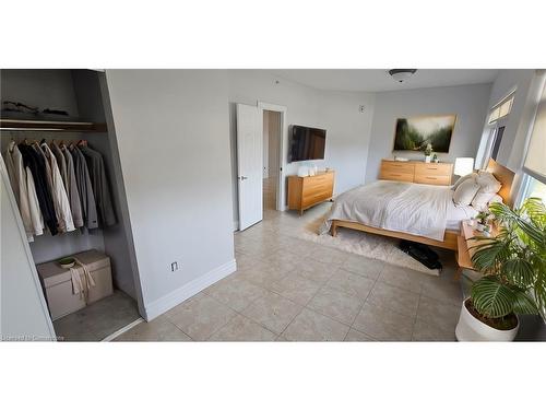 201-685 Myers Road, Cambridge, ON - Indoor Photo Showing Bedroom