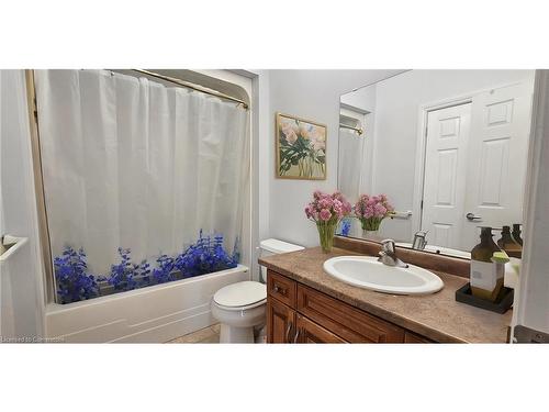 201-685 Myers Road, Cambridge, ON - Indoor Photo Showing Bathroom