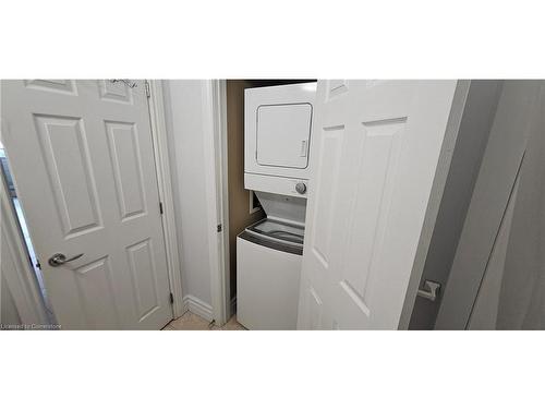 201-685 Myers Road, Cambridge, ON - Indoor Photo Showing Laundry Room