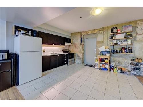 7-12 Bridgeport Road E, Waterloo, ON - Indoor Photo Showing Kitchen