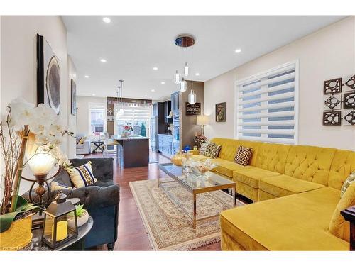 206 Amand Drive, Kitchener, ON - Indoor Photo Showing Living Room