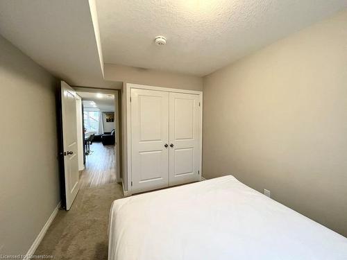 257 Chapel Hill Drive, Kitchener, ON - Indoor Photo Showing Bedroom