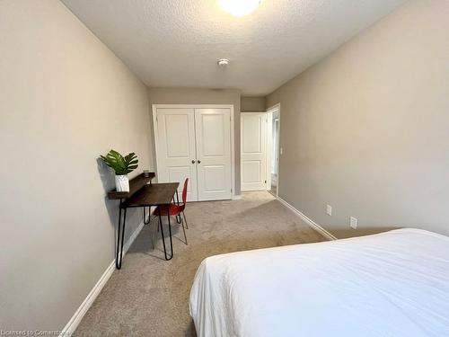 257 Chapel Hill Drive, Kitchener, ON - Indoor Photo Showing Bedroom