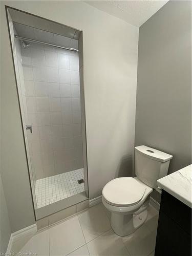 90 Oat Lane, Kitchener, ON - Indoor Photo Showing Bathroom